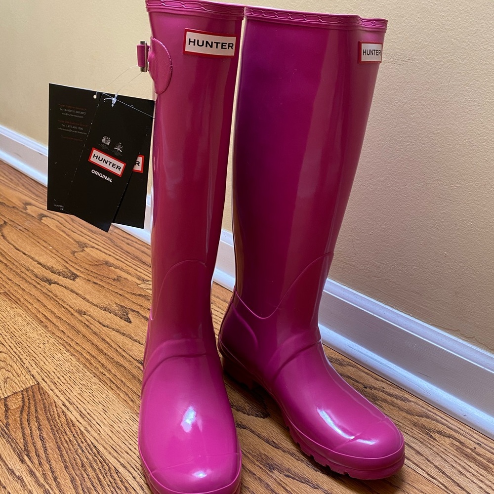 NWT Hunter Tall Rain Boots LIMITED EDITION magenta